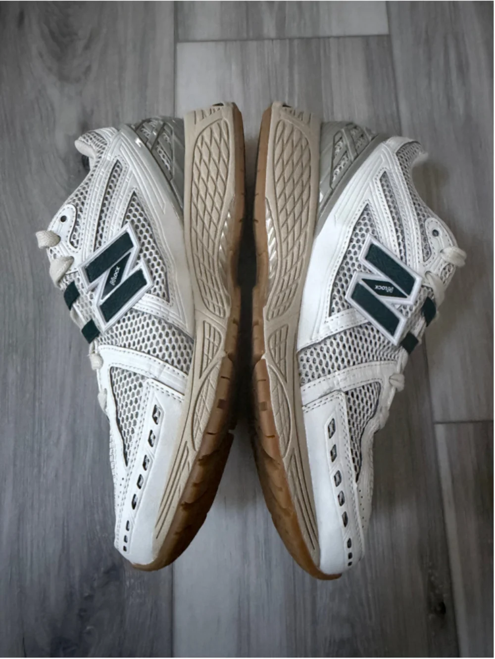 New Balance 1906R M1906RQ White Green Men 8 Women 9.5 Y2K Sneakers